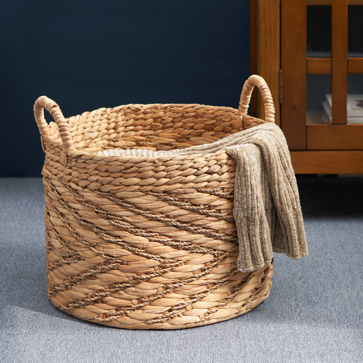 Rustic Round Water Hyacinth Woven Basket with Sturdy Handles - Natural Brown Suitable for Clothes, Towel, Magazine Storage, Farmhouse for, Bathroom, - Basket for Home Decor Accent, Shelf Baskets